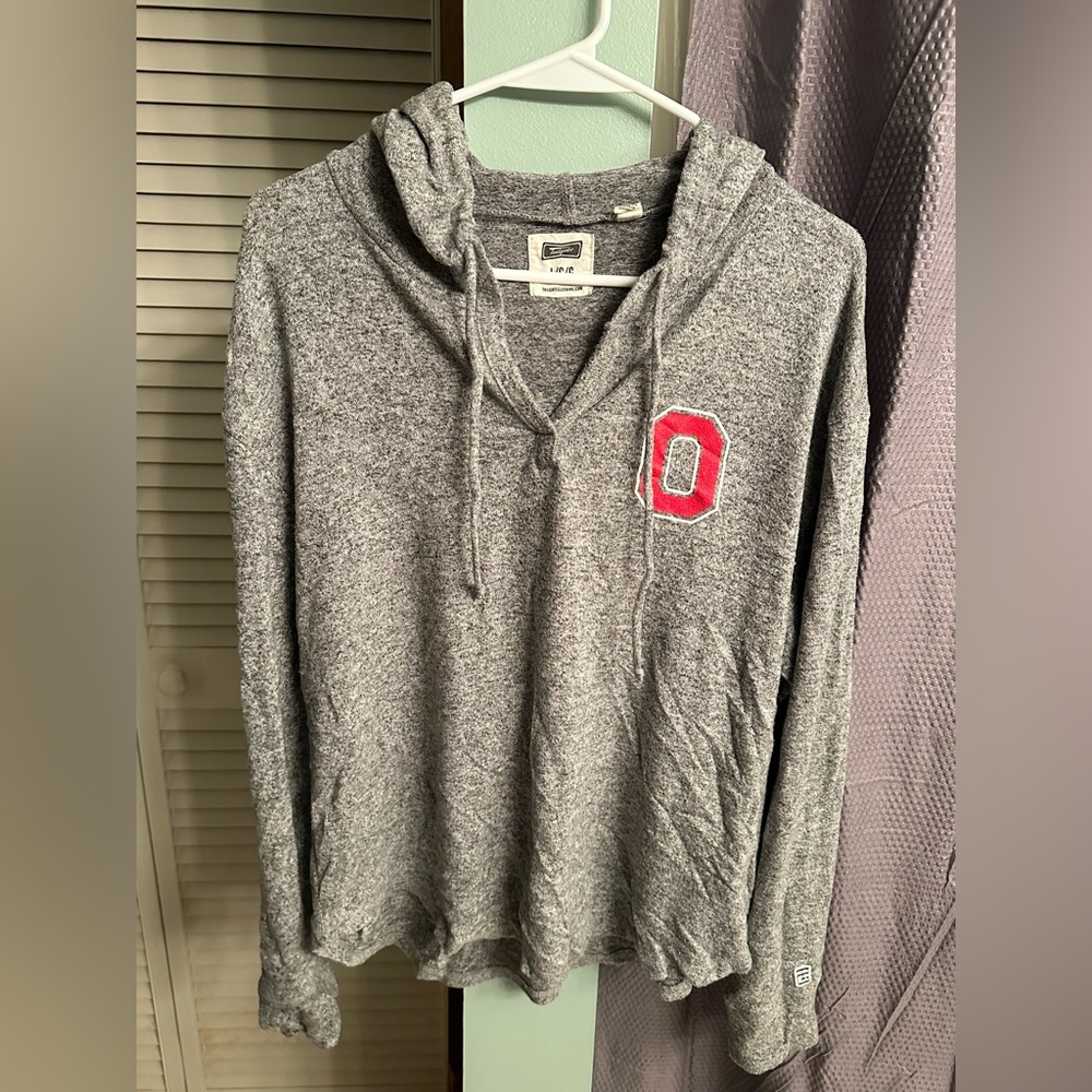 Ohio State pullover. Gray lightweight fleece like fabric